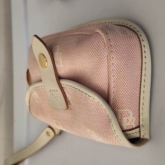 Dooney & Bourke Tote (New) w/Free D&B Wristlet - Picture 15 of 16